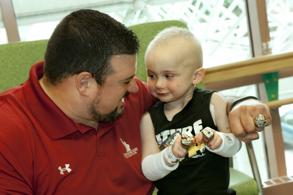 Joe Andruzzi Visits Child Cancer Patient at Hasbro Children